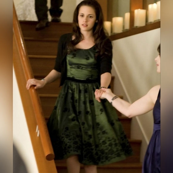 Neca Dresses & Skirts - Neca As worn by Bella Swan Twilight New moon Green dress size Medum